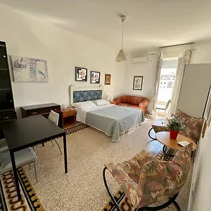 Apartament Via Trevisani, Bari